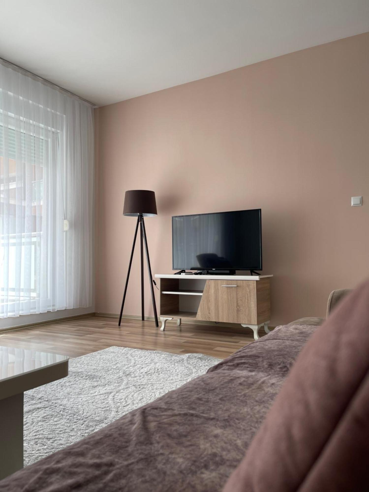 Entire Apartment - Near The Center Приштина Екстер'єр фото